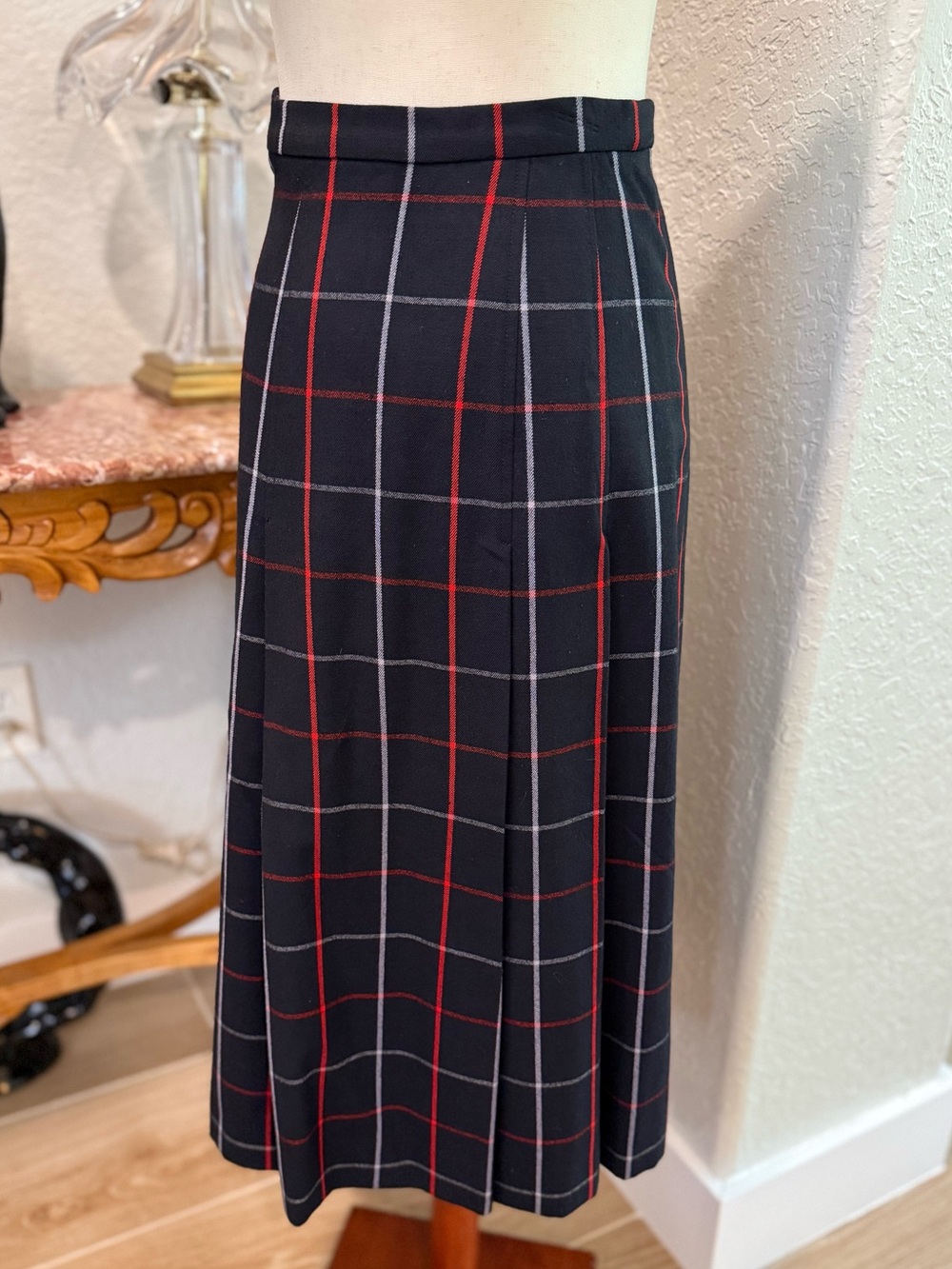 Vintage Burberry 100% Wool Navy Midi Skirt with Red and Gray Windowpane